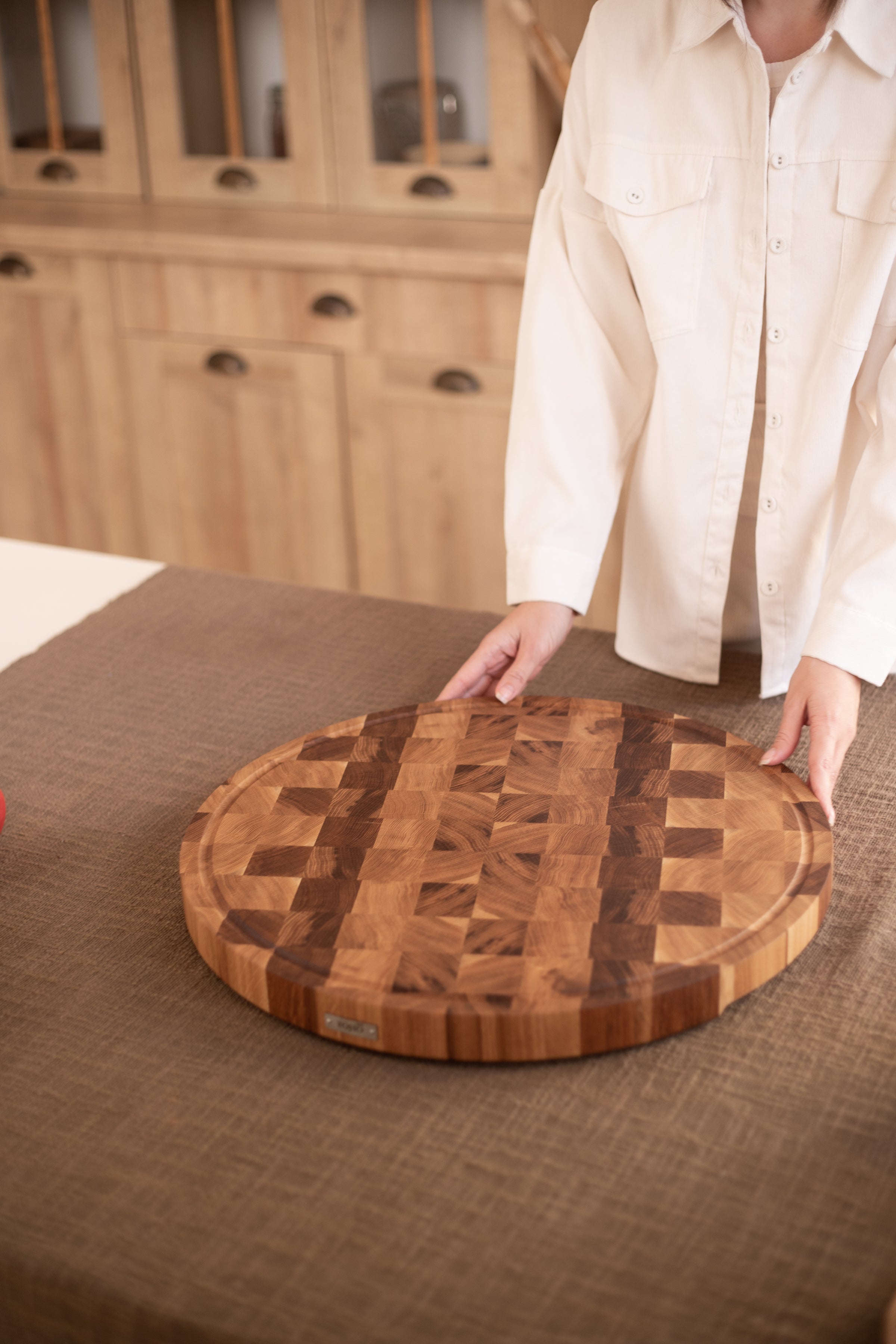 Hitohira - Cutting Board - Kiri Wood - Small – Strata