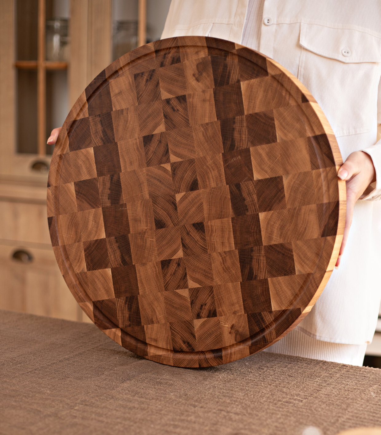 Round End Grain Cutting Board Oak + Board Care Cream